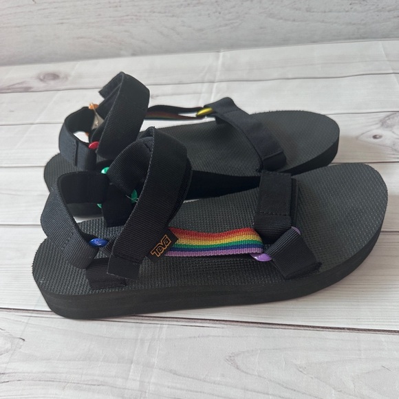 TEVA Universal Midform Pride Sandals | Men’s 11 | NWT Rainbow LGBTQ Comfortable - Picture 4 of 10